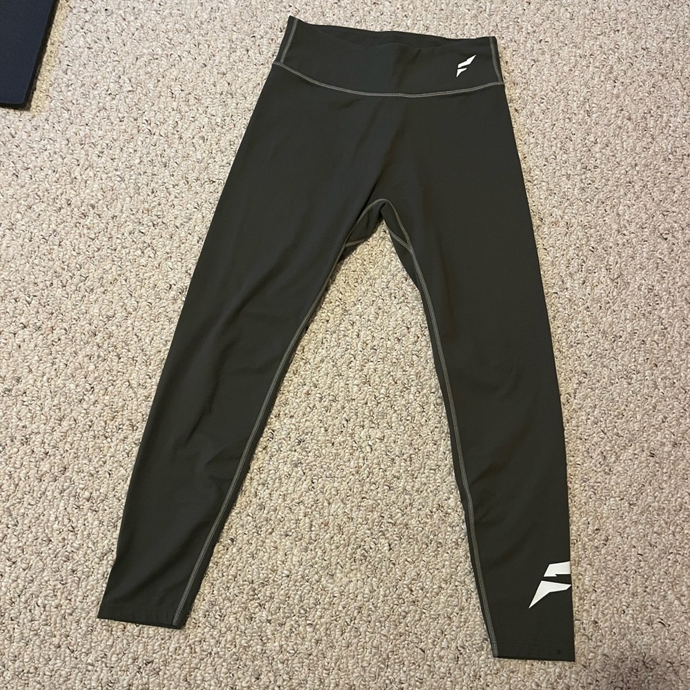 Flag nor Fail Essential Leggings olive